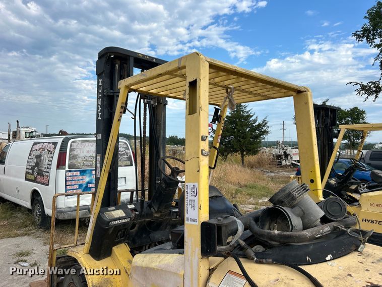 image for item DO6673 Hyster H80XM forklift