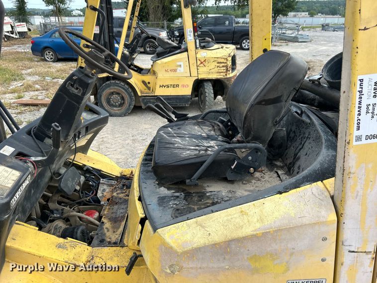 image for item DO6673 Hyster H80XM forklift