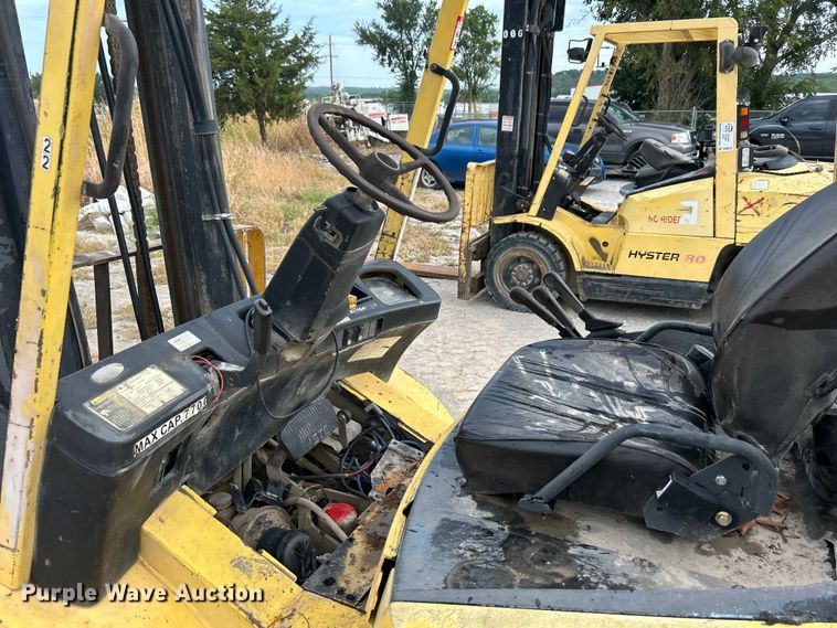 image for item DO6673 Hyster H80XM forklift