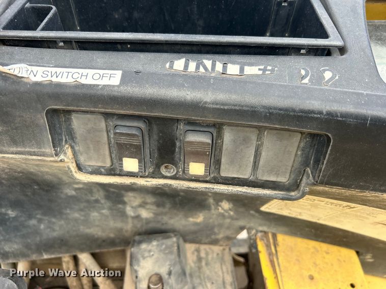 image for item DO6673 Hyster H80XM forklift