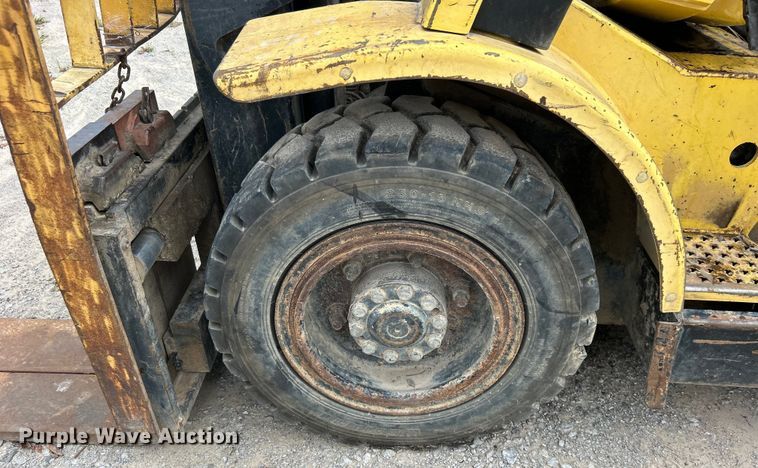 image for item DO6673 Hyster H80XM forklift