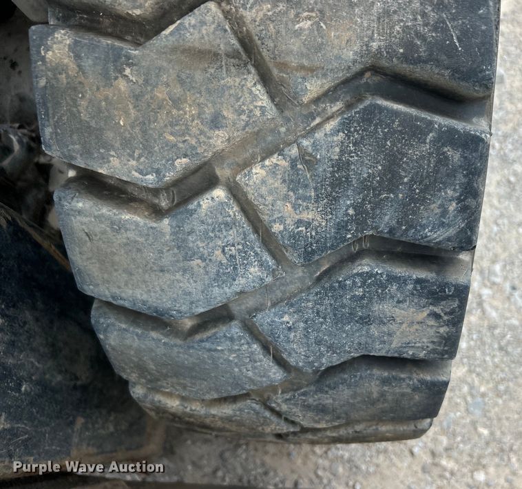 image for item DO6673 Hyster H80XM forklift