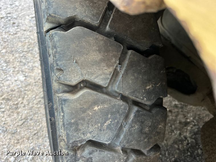 image for item DO6673 Hyster H80XM forklift