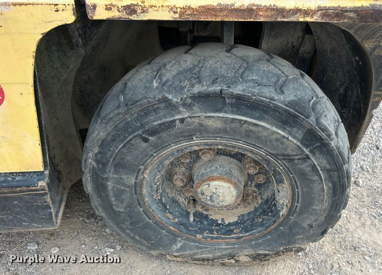 image for item DO6673 Hyster H80XM forklift