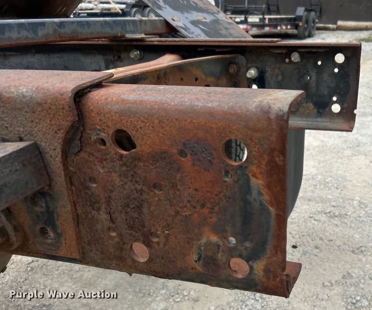 image for item DO6698 1999 Ford F800 truck cab and chassis