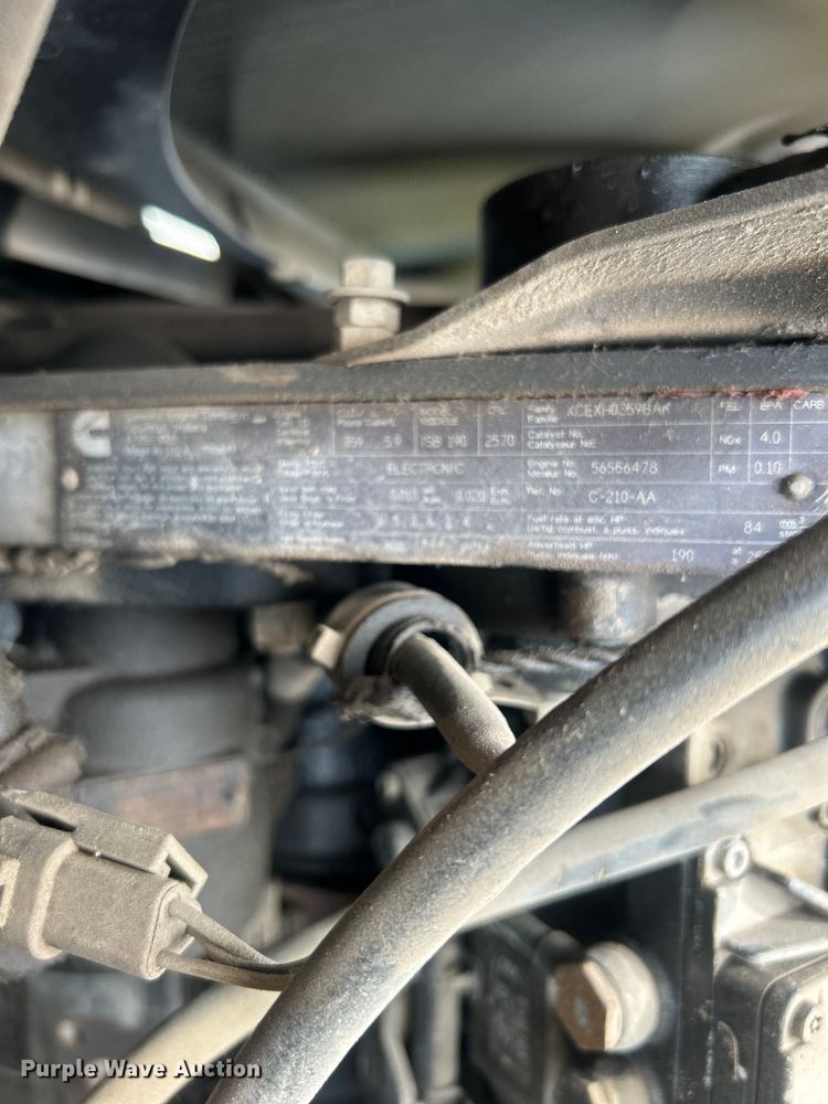 image for item DO6698 1999 Ford F800 truck cab and chassis