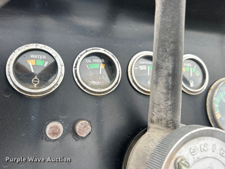 image for item DO6700 1979 Massey Ferguson 245 tractor