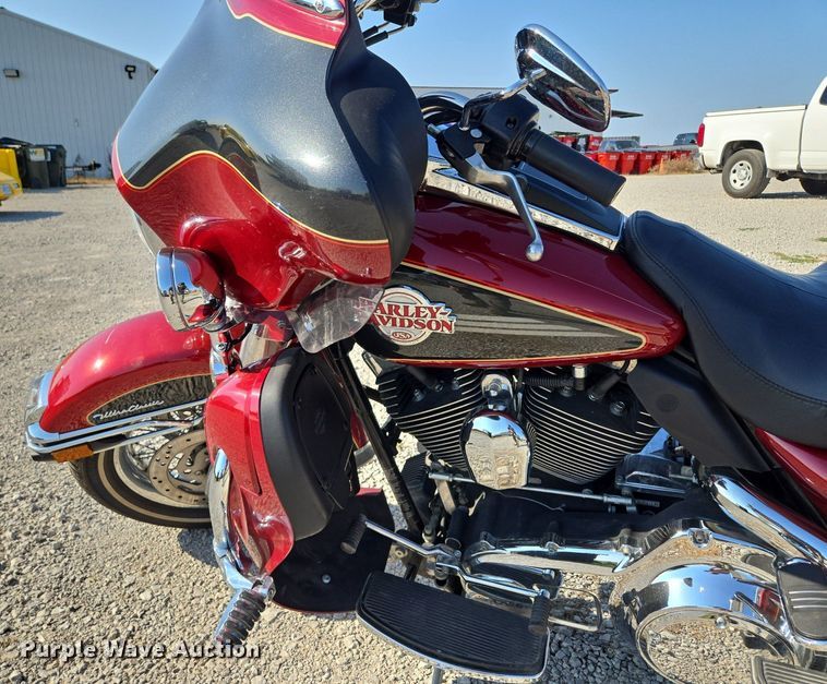 image for item DP6693 2007 Harley Davidson  Ultra Glide  motorcycle