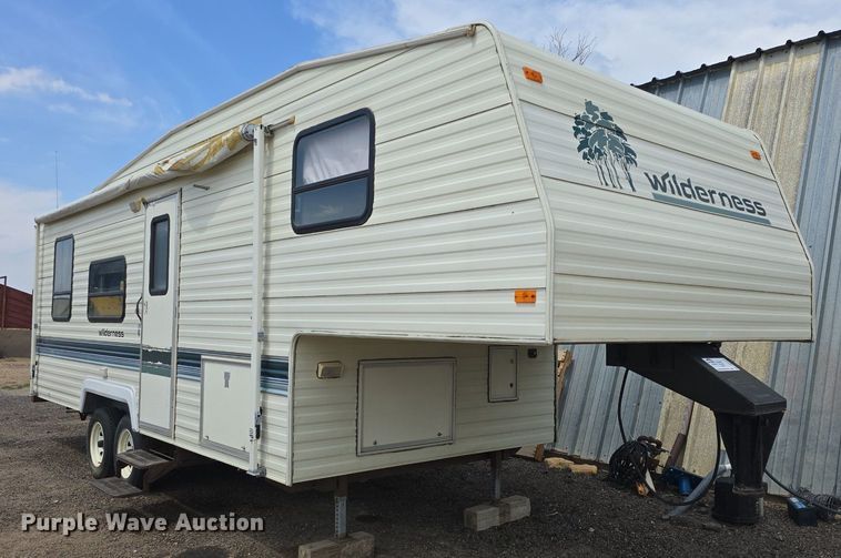 image for item DQ4474 1994 Wilderness 265H camper
