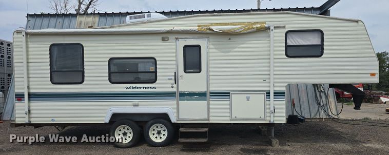image for item DQ4474 1994 Wilderness 265H camper