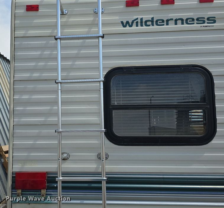 image for item DQ4474 1994 Wilderness 265H camper