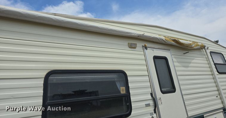 image for item DQ4474 1994 Wilderness 265H camper