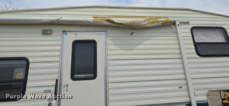 image for item DQ4474 1994 Wilderness 265H camper