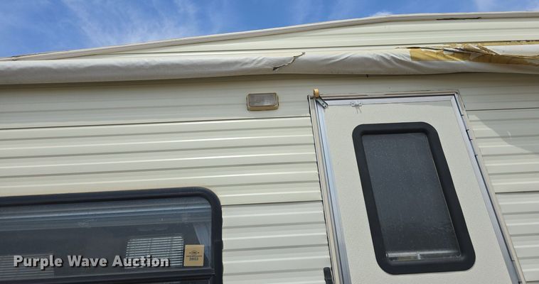 image for item DQ4474 1994 Wilderness 265H camper