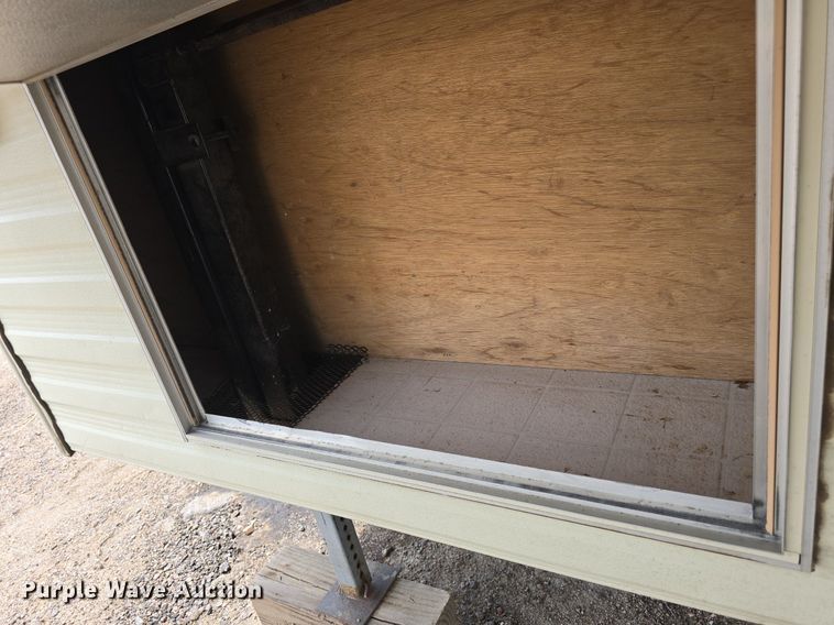 image for item DQ4474 1994 Wilderness 265H camper