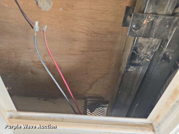 image for item DQ4474 1994 Wilderness 265H camper