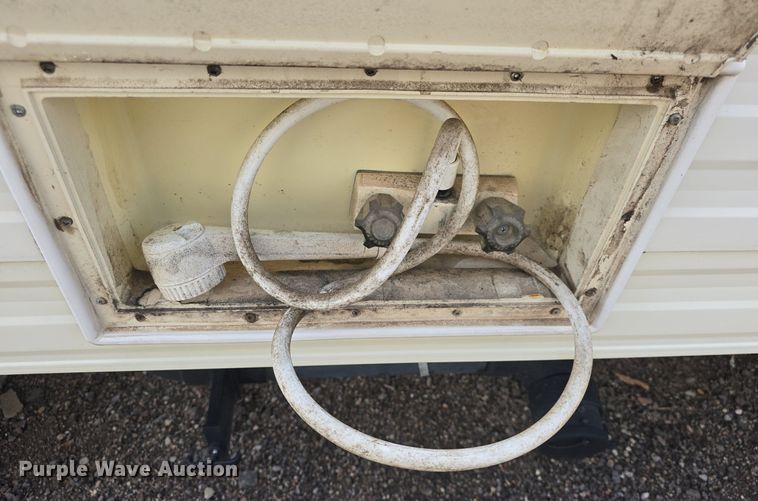 image for item DQ4474 1994 Wilderness 265H camper