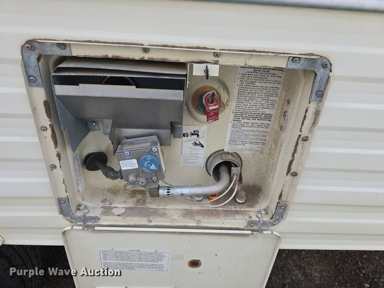 image for item DQ4474 1994 Wilderness 265H camper