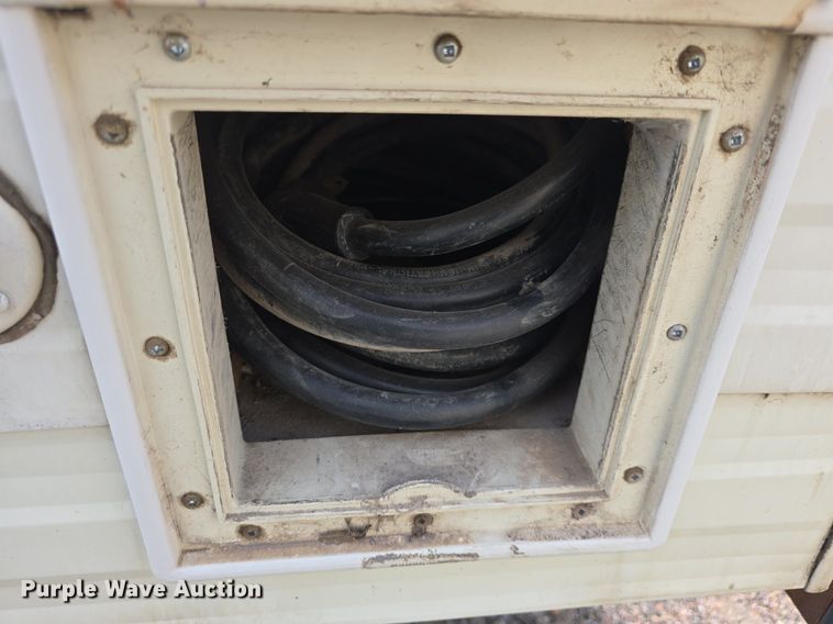 image for item DQ4474 1994 Wilderness 265H camper