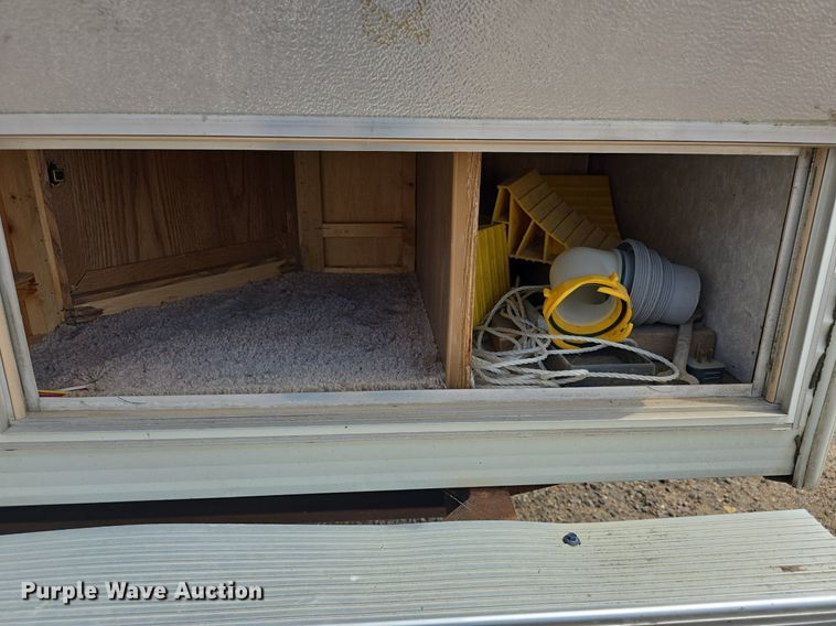 image for item DQ4474 1994 Wilderness 265H camper