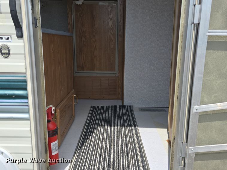 image for item DQ4474 1994 Wilderness 265H camper