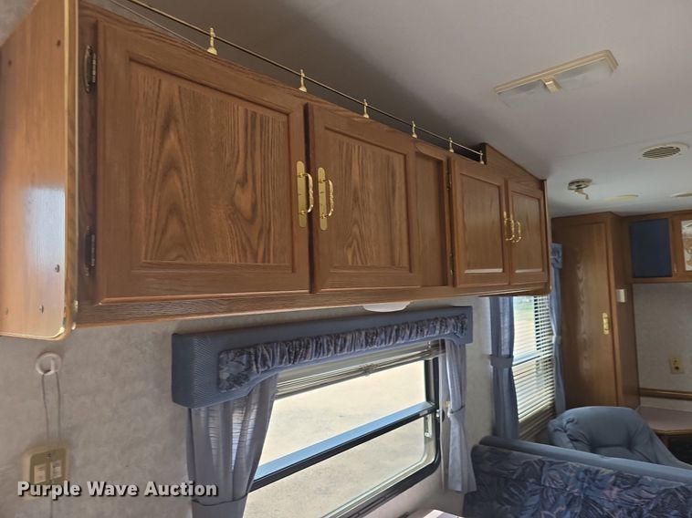 image for item DQ4474 1994 Wilderness 265H camper