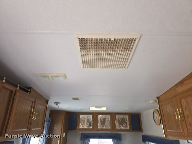 image for item DQ4474 1994 Wilderness 265H camper