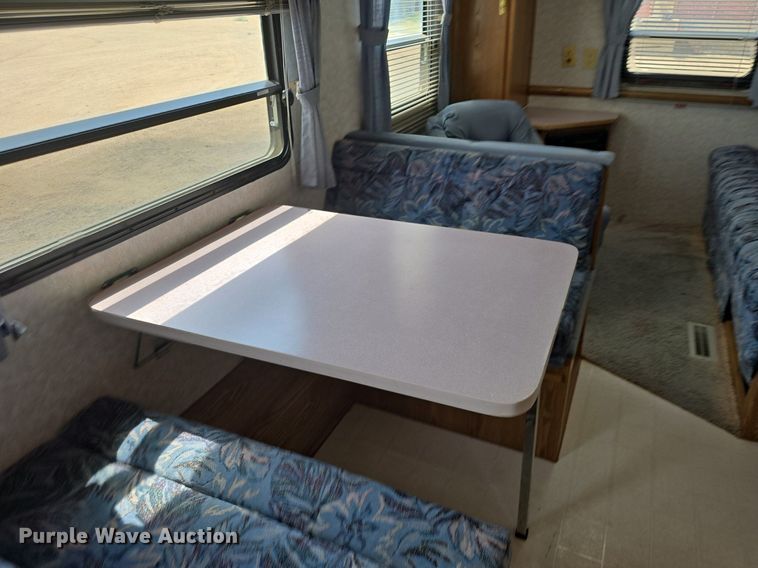 image for item DQ4474 1994 Wilderness 265H camper