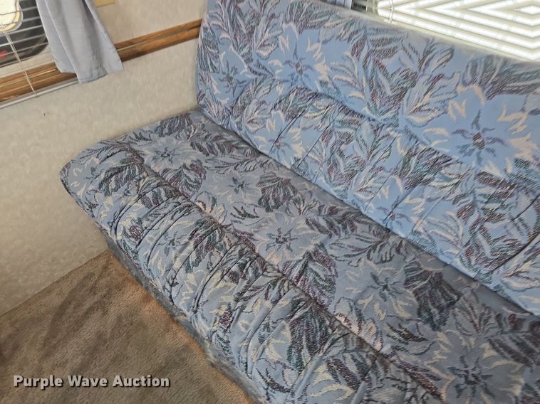 image for item DQ4474 1994 Wilderness 265H camper