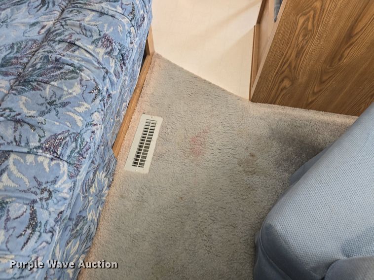 image for item DQ4474 1994 Wilderness 265H camper