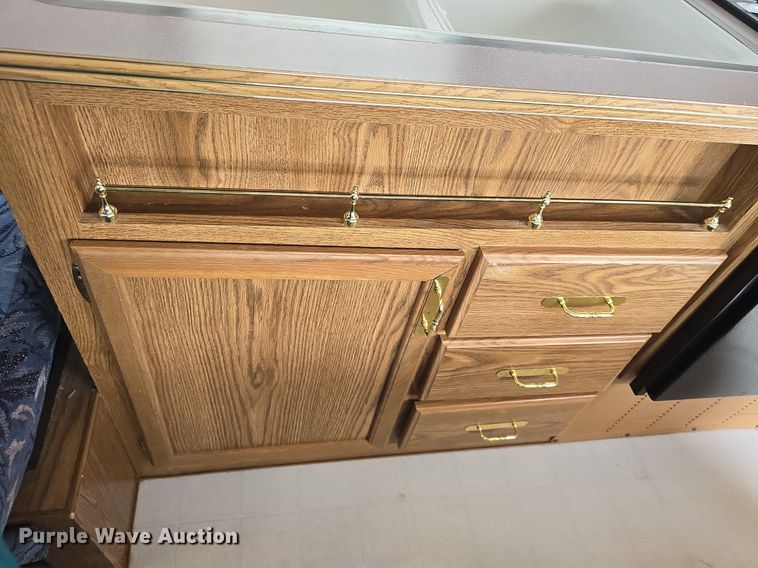 image for item DQ4474 1994 Wilderness 265H camper