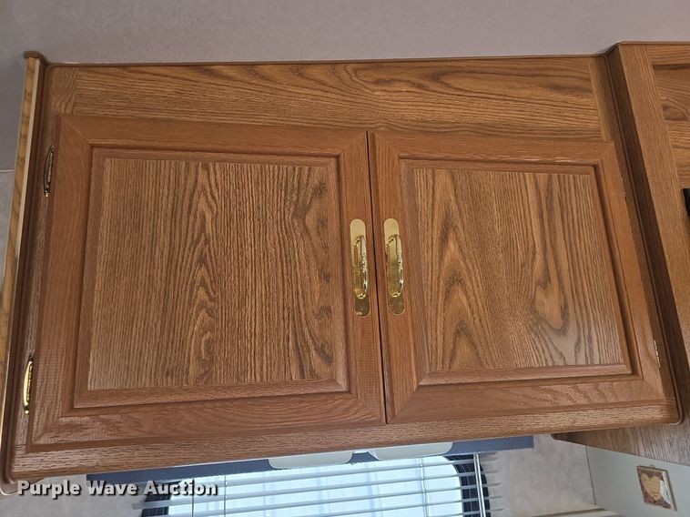 image for item DQ4474 1994 Wilderness 265H camper