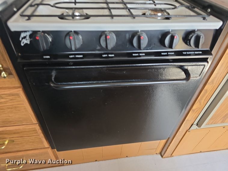 image for item DQ4474 1994 Wilderness 265H camper