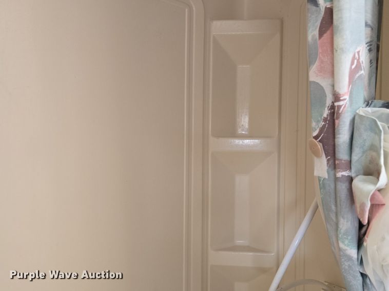 image for item DQ4474 1994 Wilderness 265H camper