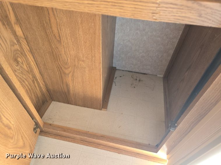 image for item DQ4474 1994 Wilderness 265H camper