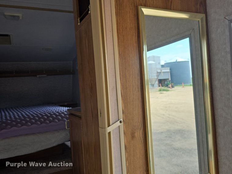 image for item DQ4474 1994 Wilderness 265H camper