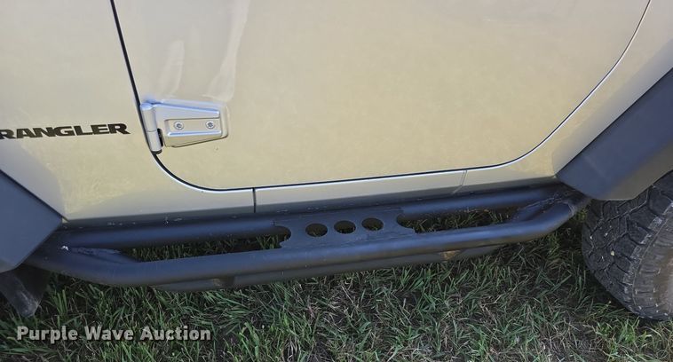 image for item DQ5135 2010 Jeep Wrangler Rubicon 