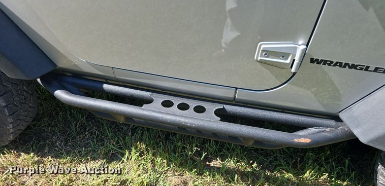 image for item DQ5135 2010 Jeep Wrangler Rubicon 