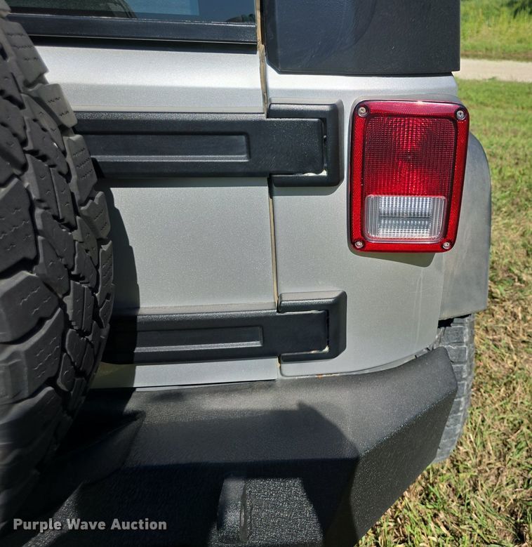 image for item DQ5135 2010 Jeep Wrangler Rubicon 