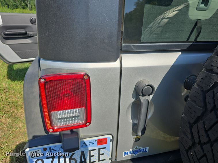 image for item DQ5135 2010 Jeep Wrangler Rubicon 