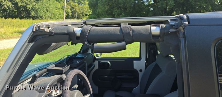 image for item DQ5135 2010 Jeep Wrangler Rubicon 