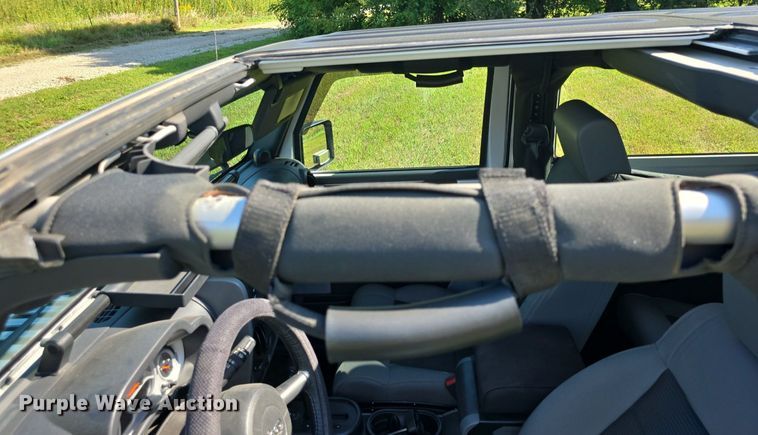 image for item DQ5135 2010 Jeep Wrangler Rubicon 