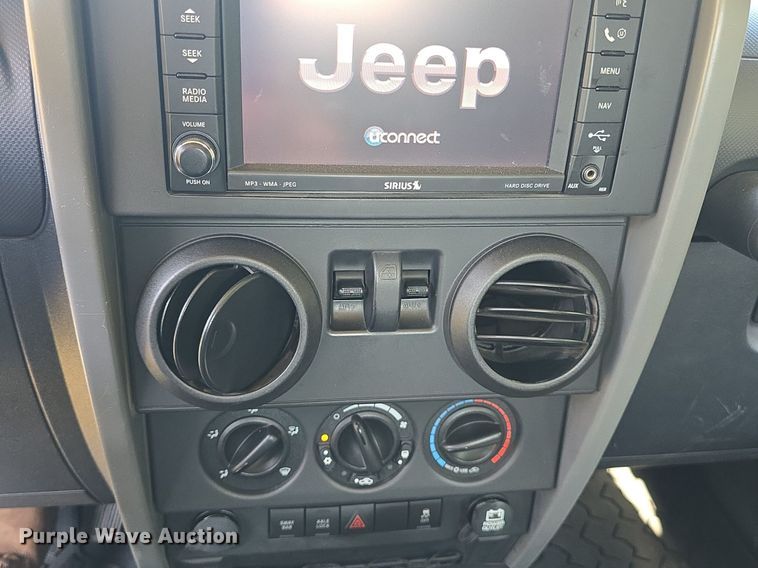 image for item DQ5135 2010 Jeep Wrangler Rubicon 