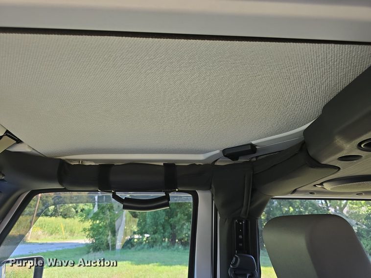 image for item DQ5135 2010 Jeep Wrangler Rubicon 