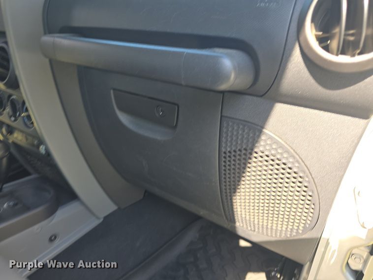 image for item DQ5135 2010 Jeep Wrangler Rubicon 