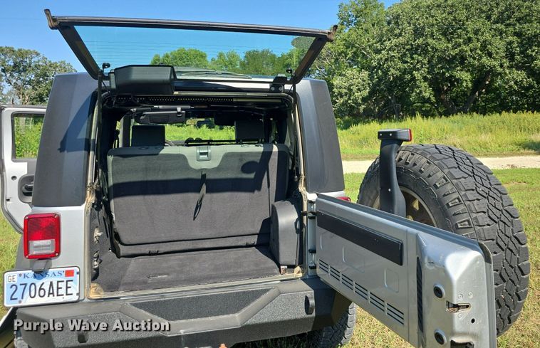 image for item DQ5135 2010 Jeep Wrangler Rubicon 