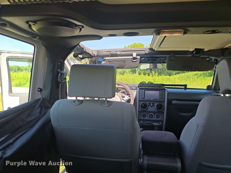 image for item DQ5135 2010 Jeep Wrangler Rubicon 