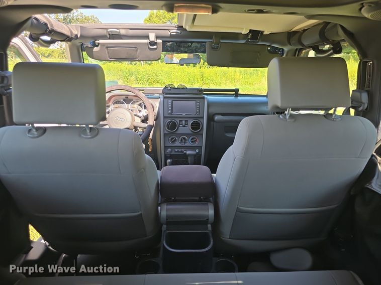 image for item DQ5135 2010 Jeep Wrangler Rubicon 