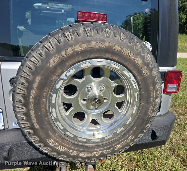 image for item DQ5135 2010 Jeep Wrangler Rubicon 