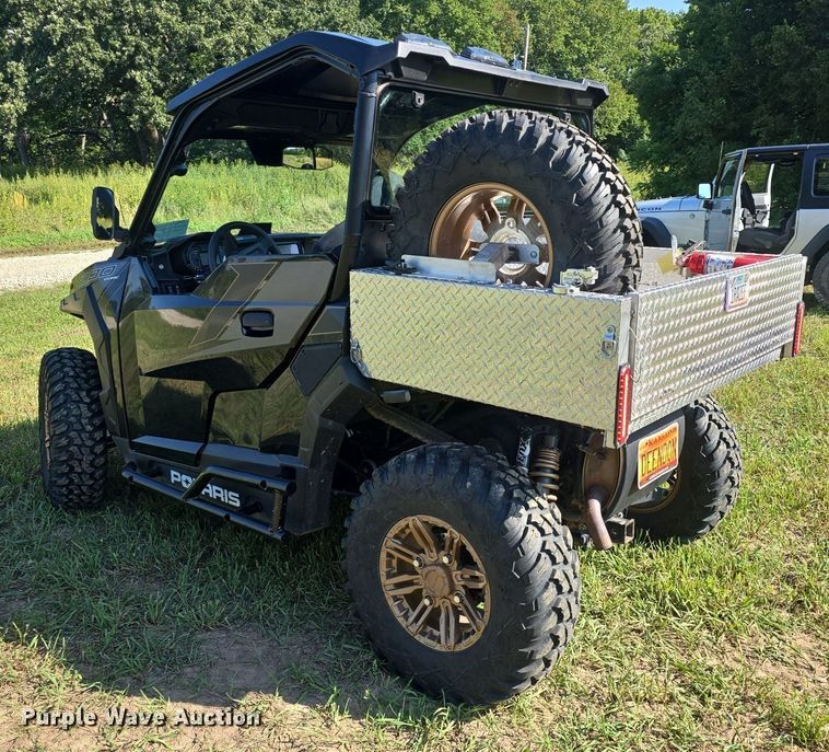 image for item DQ5136 2019 Polaris utility vehicle